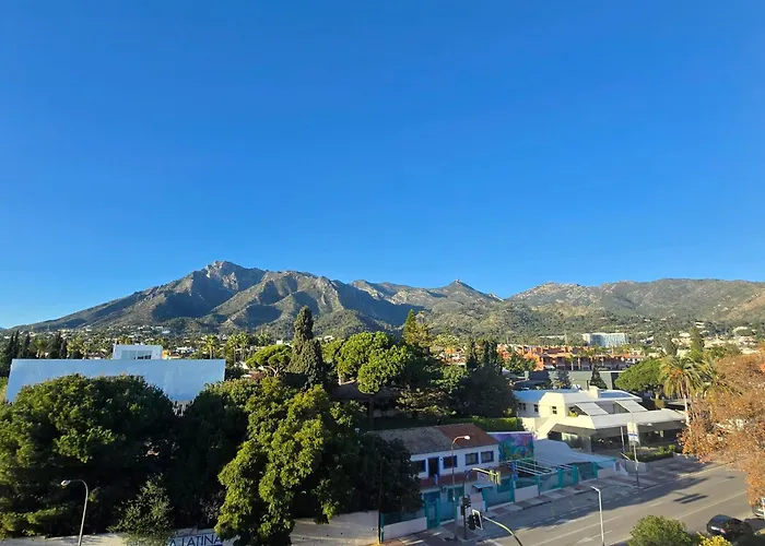 Center Walking Distance And Plaza De Naranjos Apartment Marbella