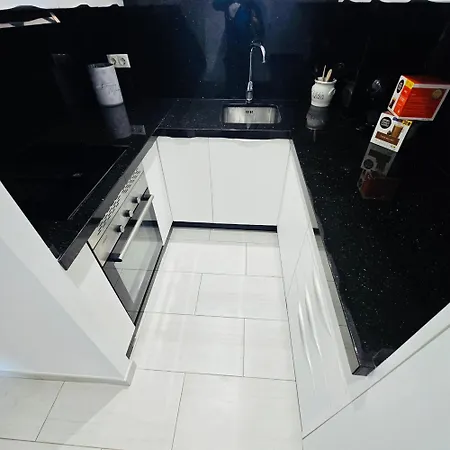 Apartment Center Walking Distance And Plaza De Naranjos *