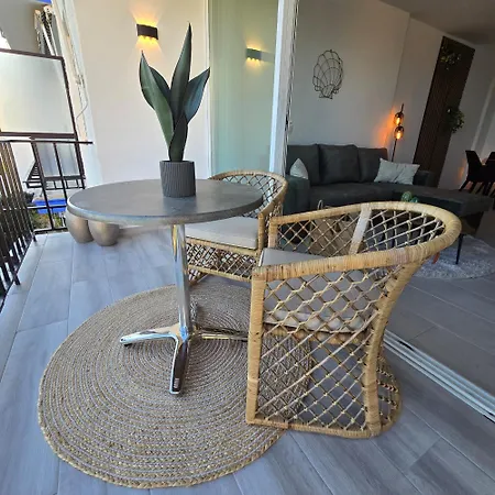 Apartment Center Walking Distance And Plaza De Naranjos