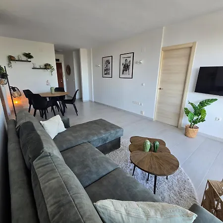 Apartment Center Walking Distance And Plaza De Naranjos