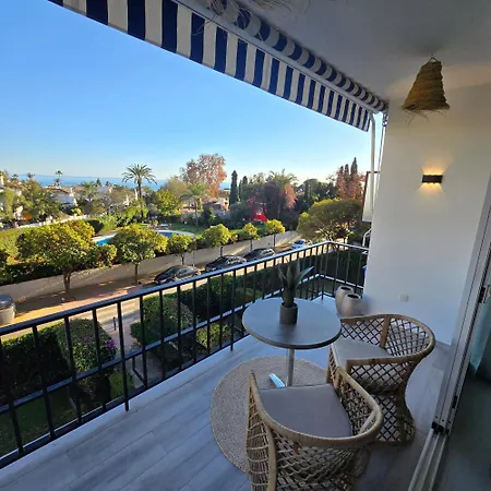 Apartment Center Walking Distance And Plaza De Naranjos Marbella