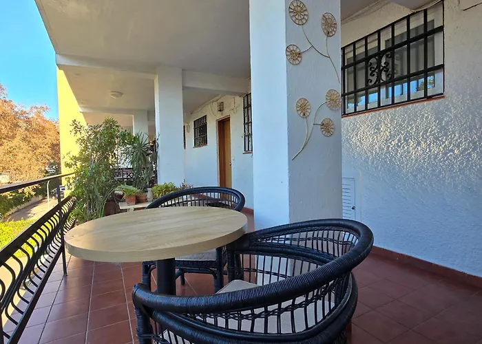 Center Walking Distance And Plaza De Naranjos Марбелья